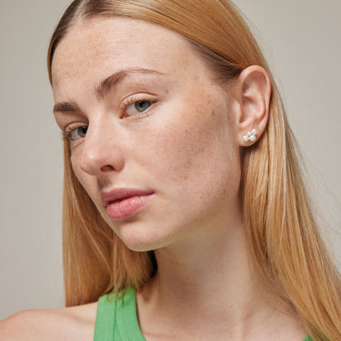 ENAMEL Copenhagen Ørestikker, Mae Earrings Pearls