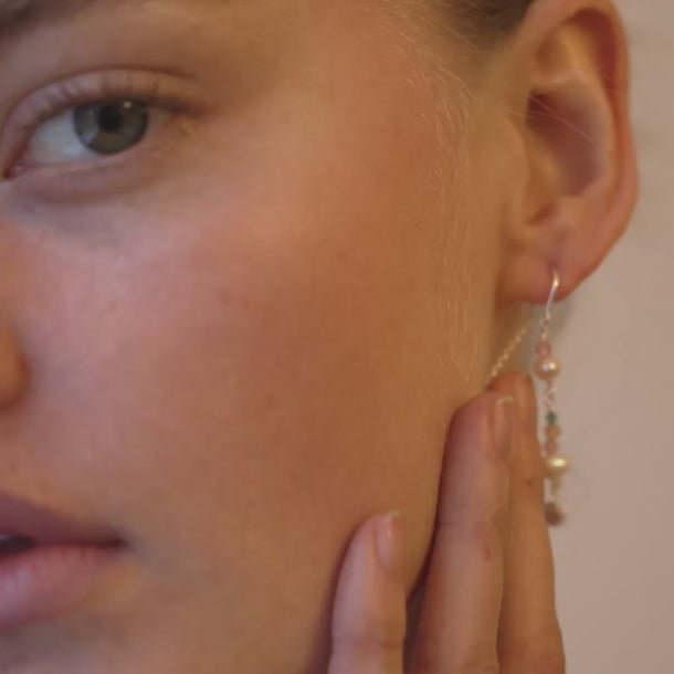 ENAMEL Copenhagen Øreringe, Sofia Earrings Light pink, khaki green, peach and pearl